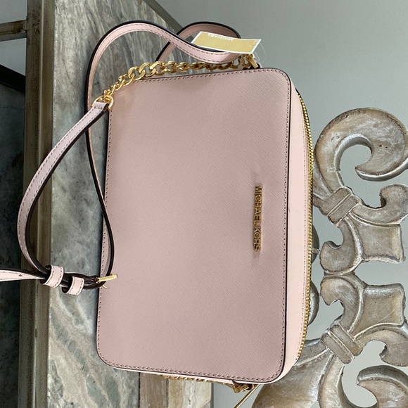 Michael Kors Handbags - Michael Kors CrossBody BRAND NEW!